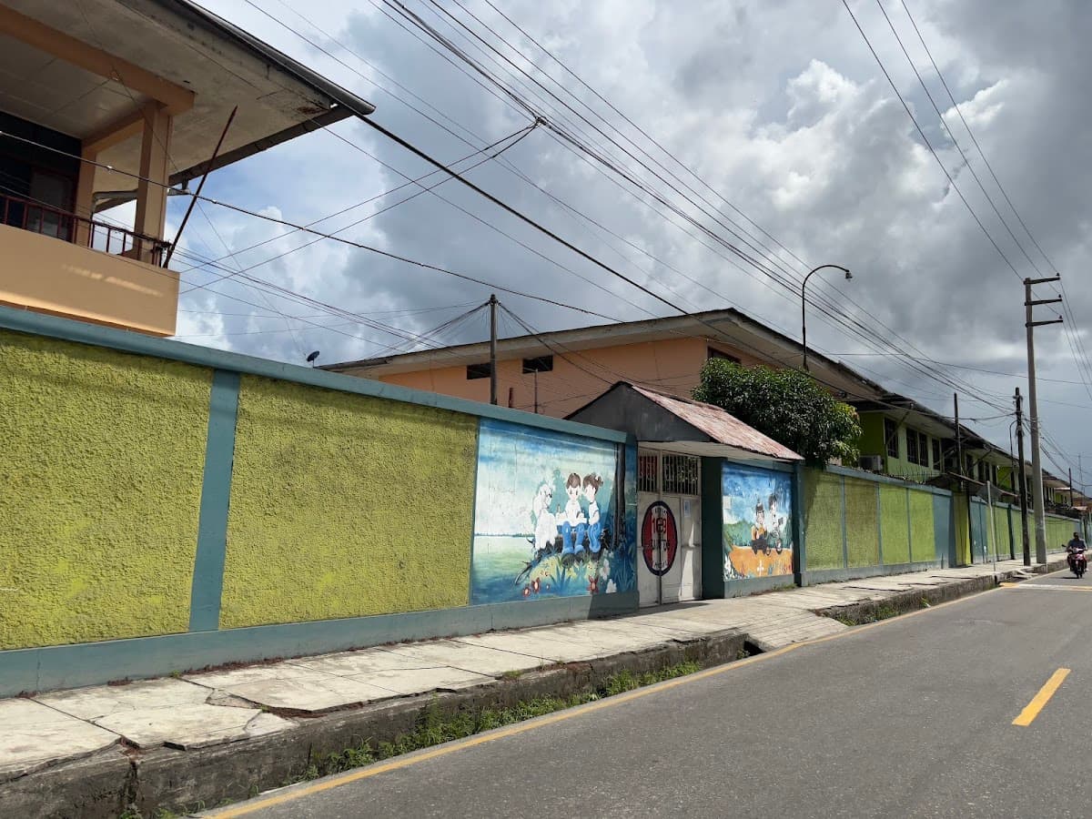 Colegio Mariscal Andres Avelino Caceres