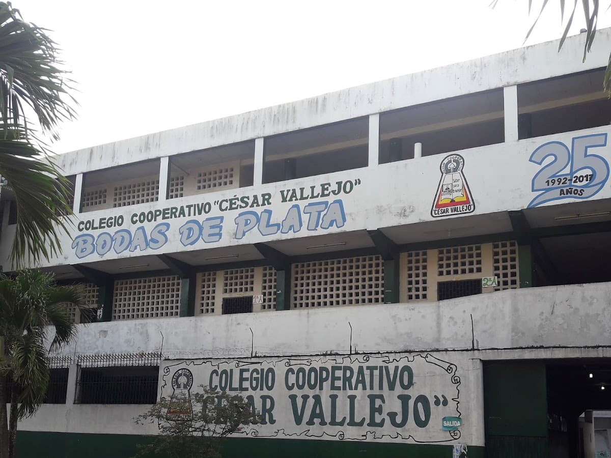 Colegio Mariscal Andres Avelino Caceres — foto
