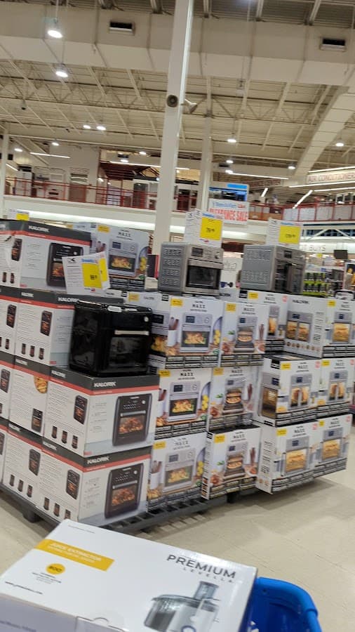 BrandsMart USA — foto