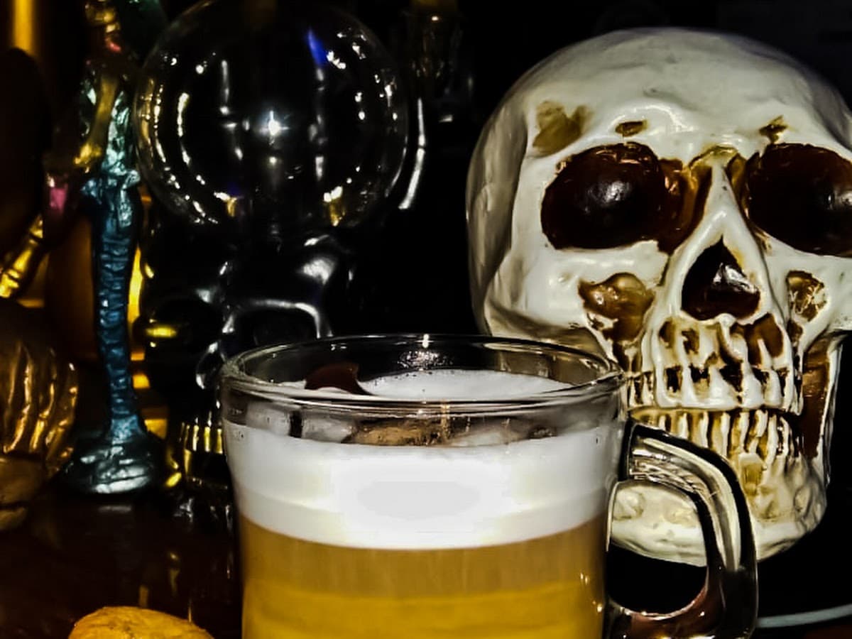 Yesterday Café Rock Bar — foto