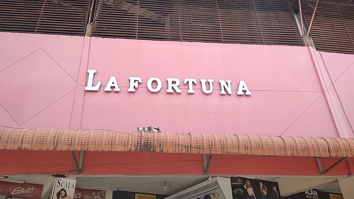 Centro Comercial "La Fortuna"