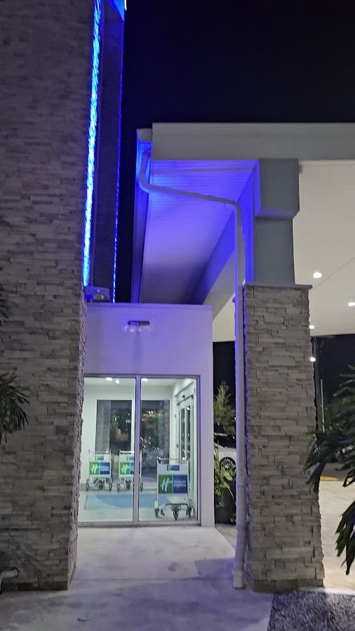 Holiday Inn Express & Suites Tampa Stadium - Airport Area by IHG — foto