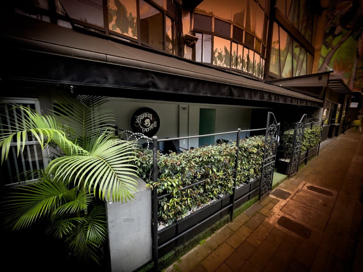 STUDIO 13 COLLECTIVE