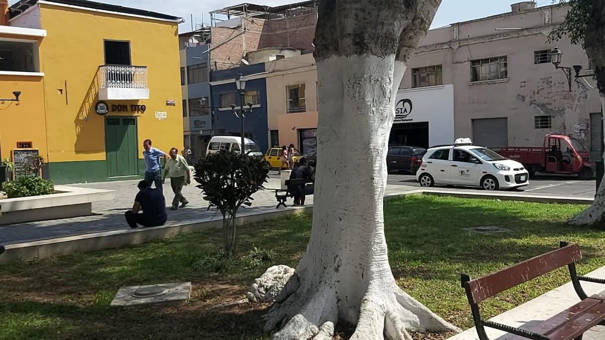 Plazuela El Recreo Trujillo — foto
