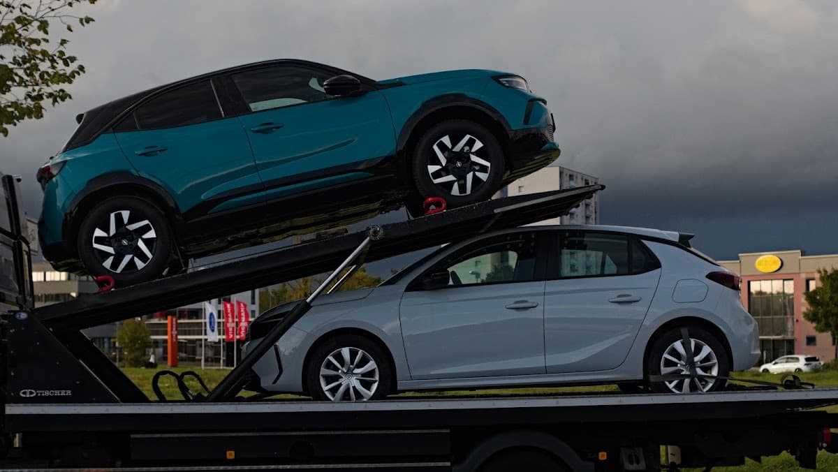Highway Crest Auto Car Transport's — foto