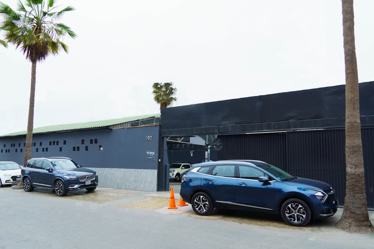 Alquiler de Camionetas en Lima - Triny Rental — foto