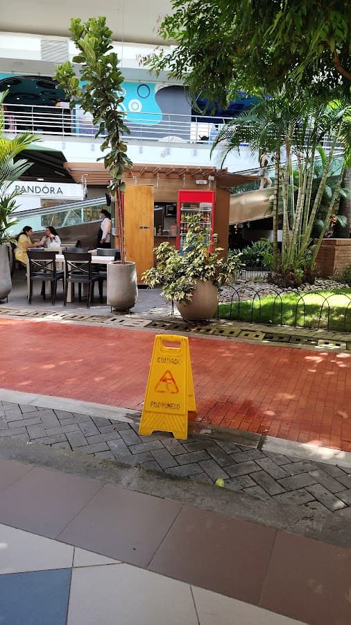 Centro Comercial San Pedro Plaza — foto