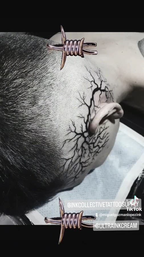 Miguel Guzmán / Tatuajes / Piercing — foto