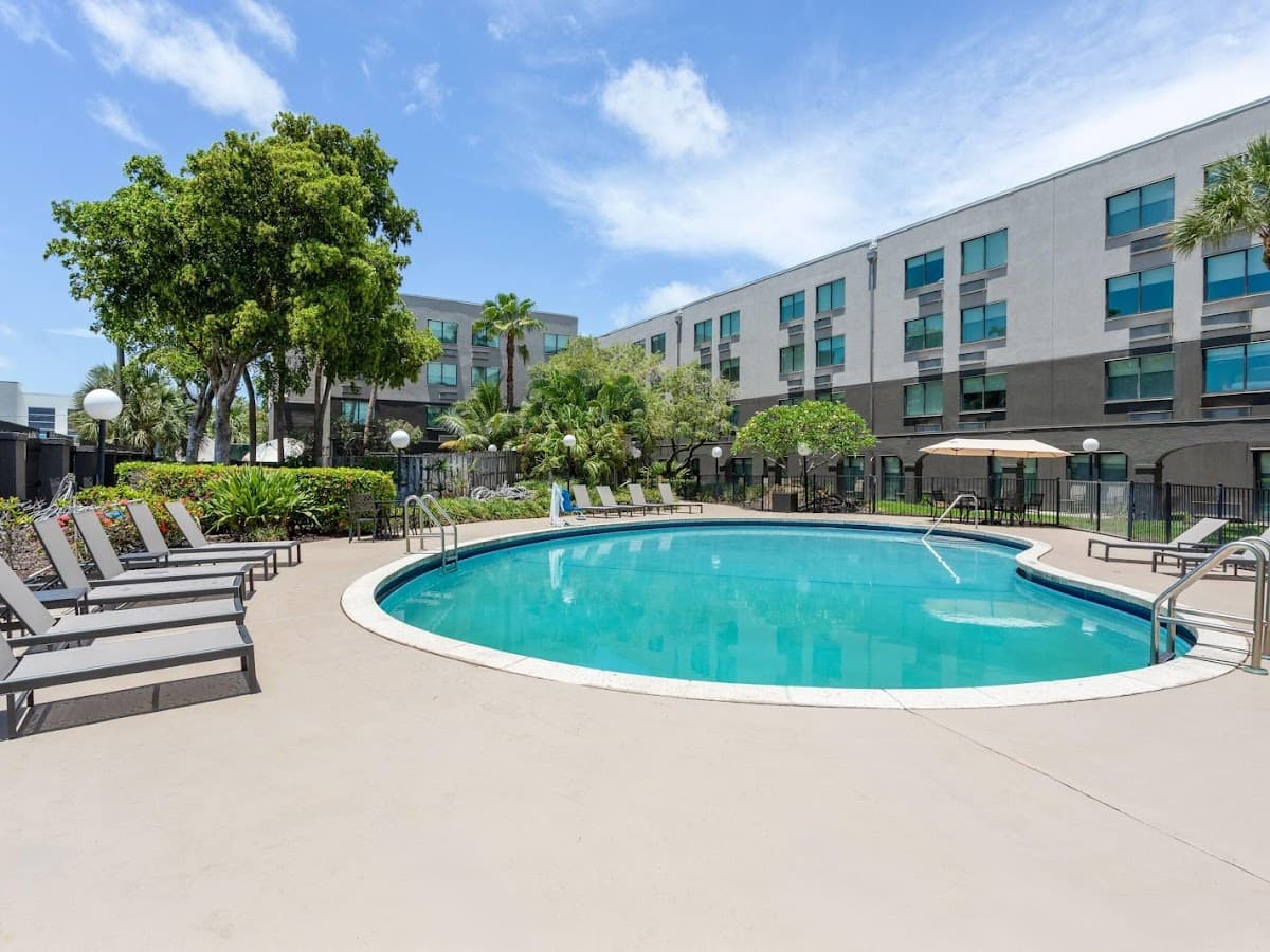 La Quinta Inn & Suites by Wyndham Ft Lauderdale Cypress Cr