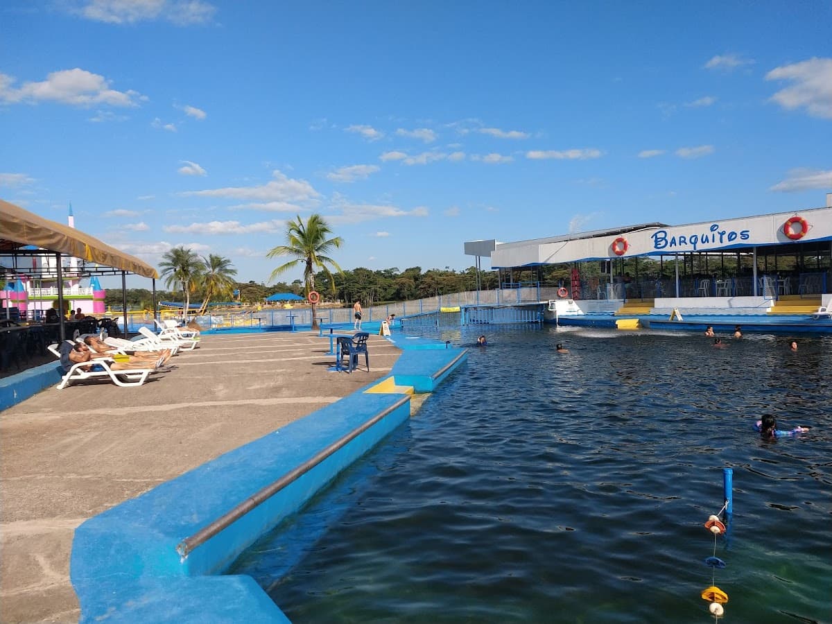 Barquitos centro recreacional — foto