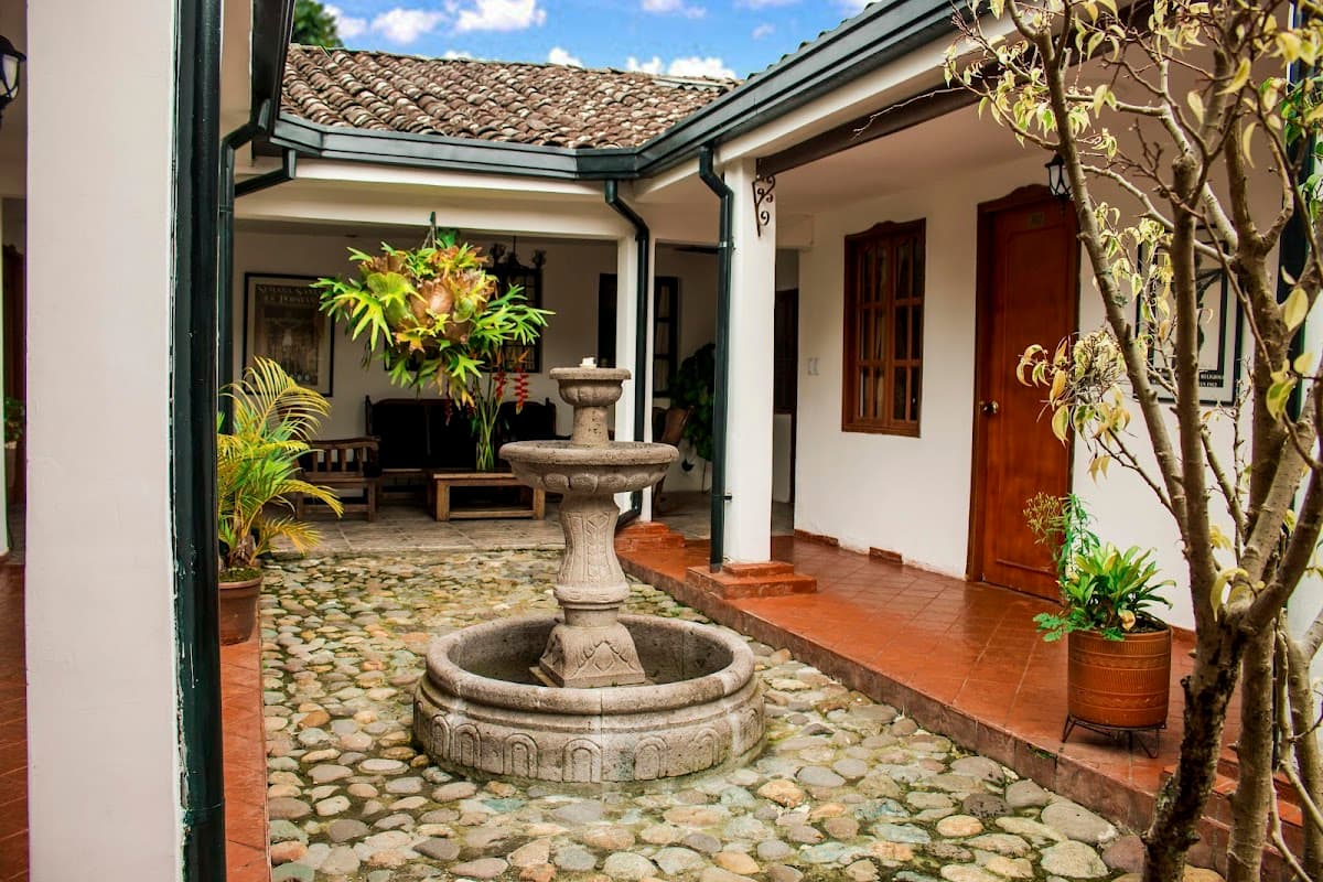 Hotel Los Portales Inn