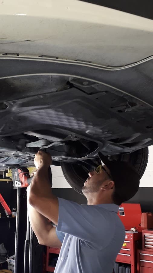 Jesus's Auto Repair Service Inc — foto