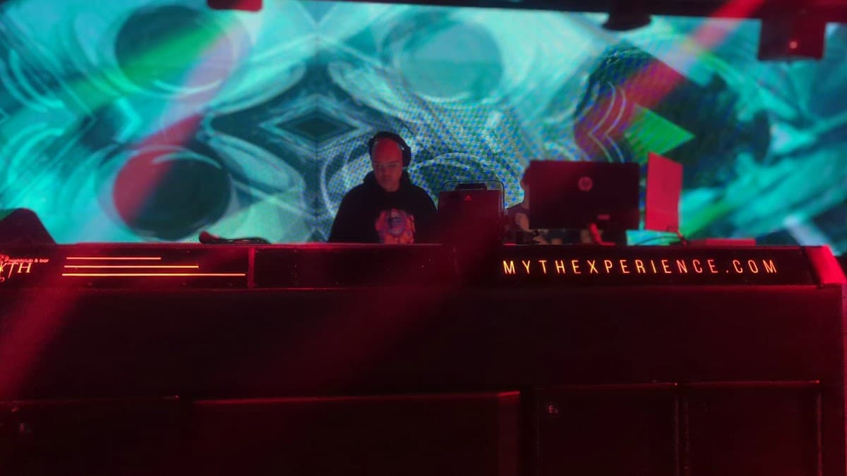 Myth Nightclub | Element Bistro — foto