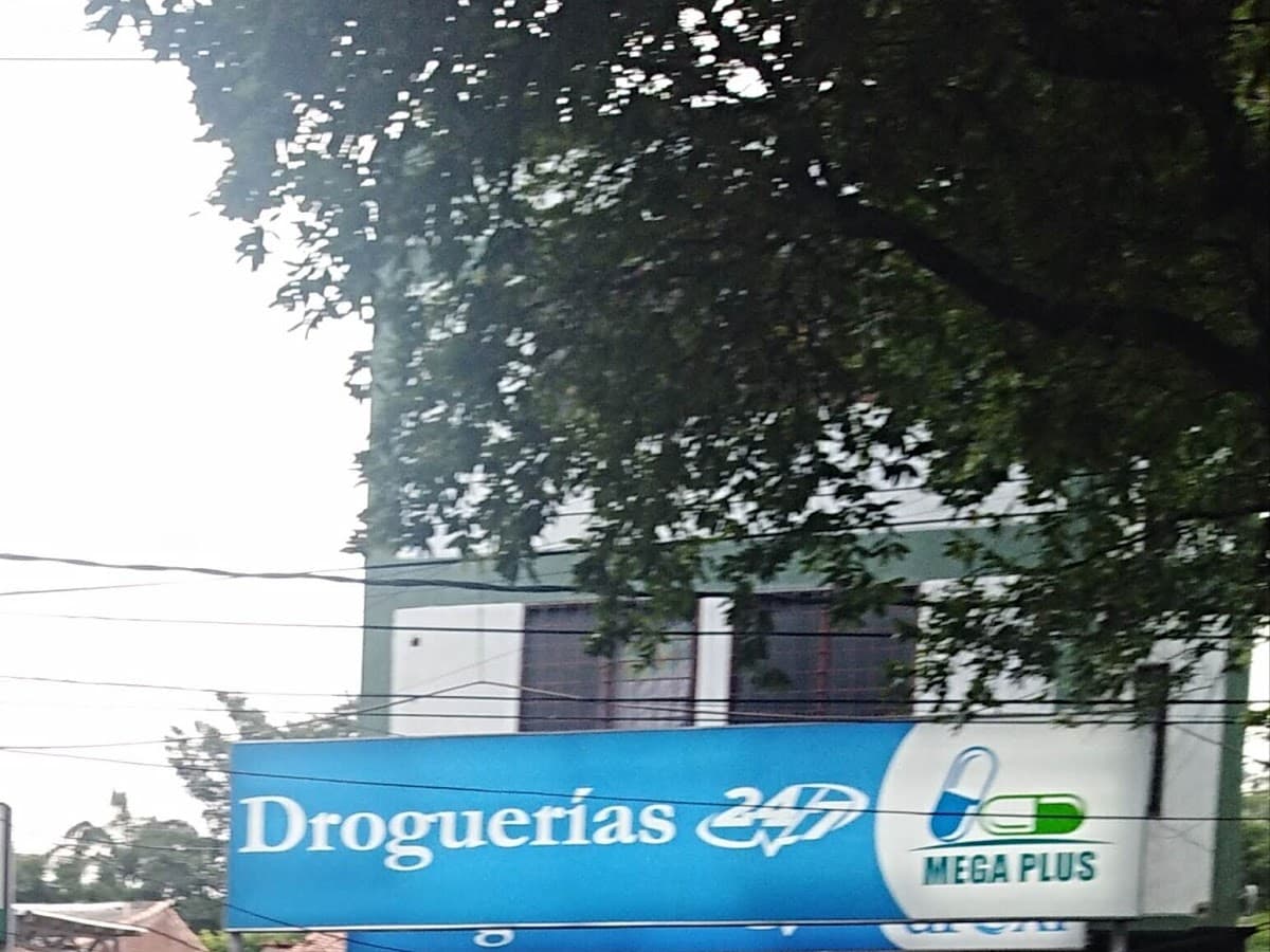 Droguería 24 horas — foto