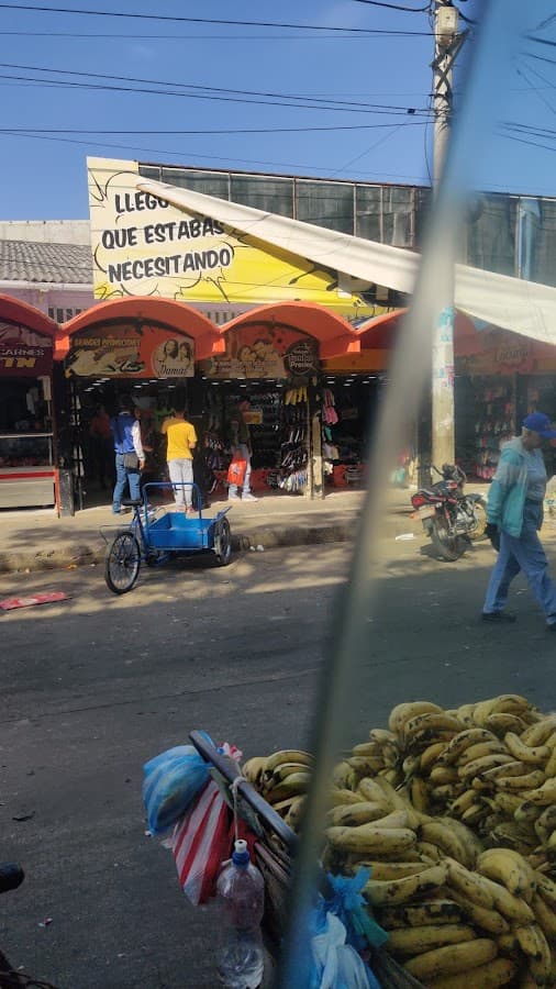 Plaza De Mercado Santa Marta