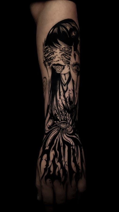 Lizzy Boza tattoo - piercing. Santa Marta — foto
