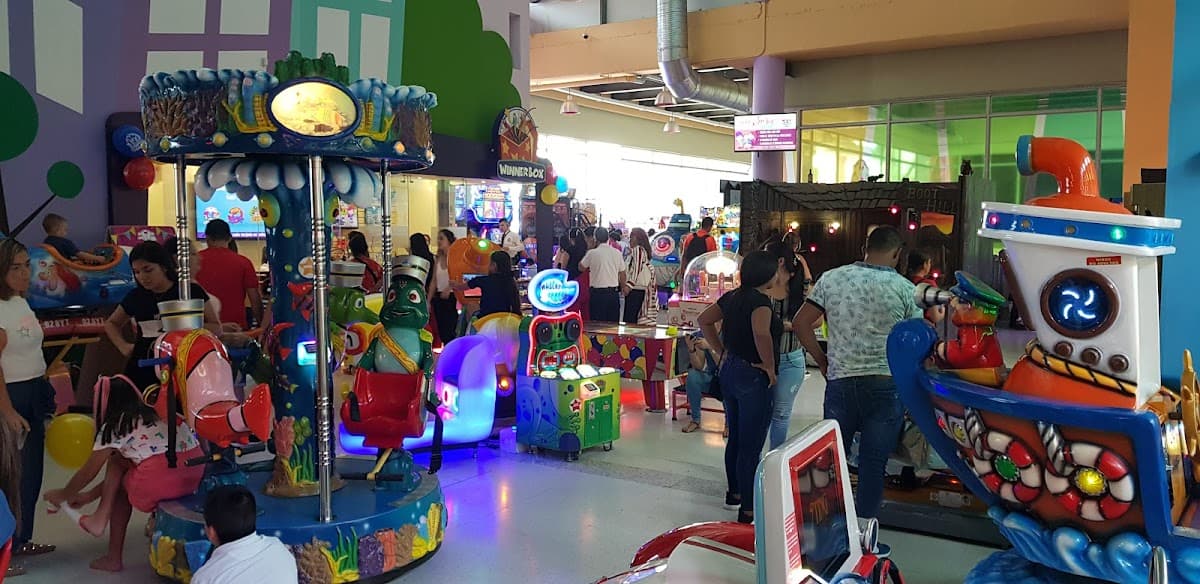 City Park - CC Ventura Plaza — foto