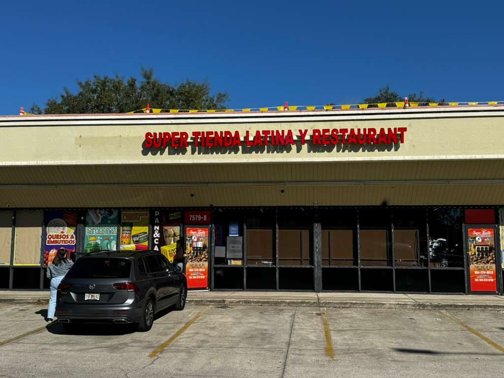 Super Tienda Latina & Restaurant #2 — foto