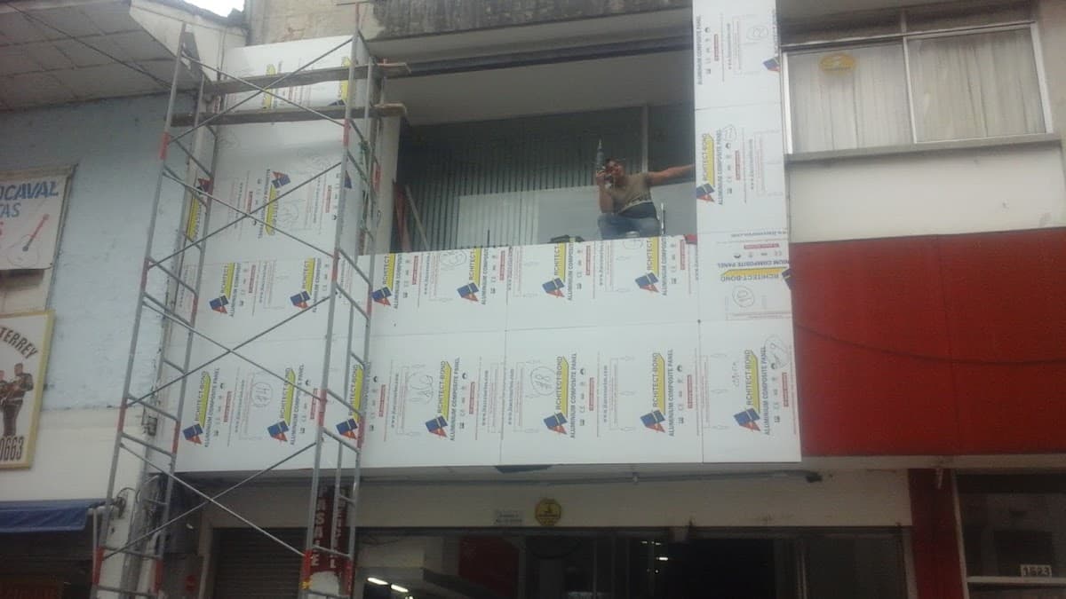 Pasaje Comercial Aventura — foto