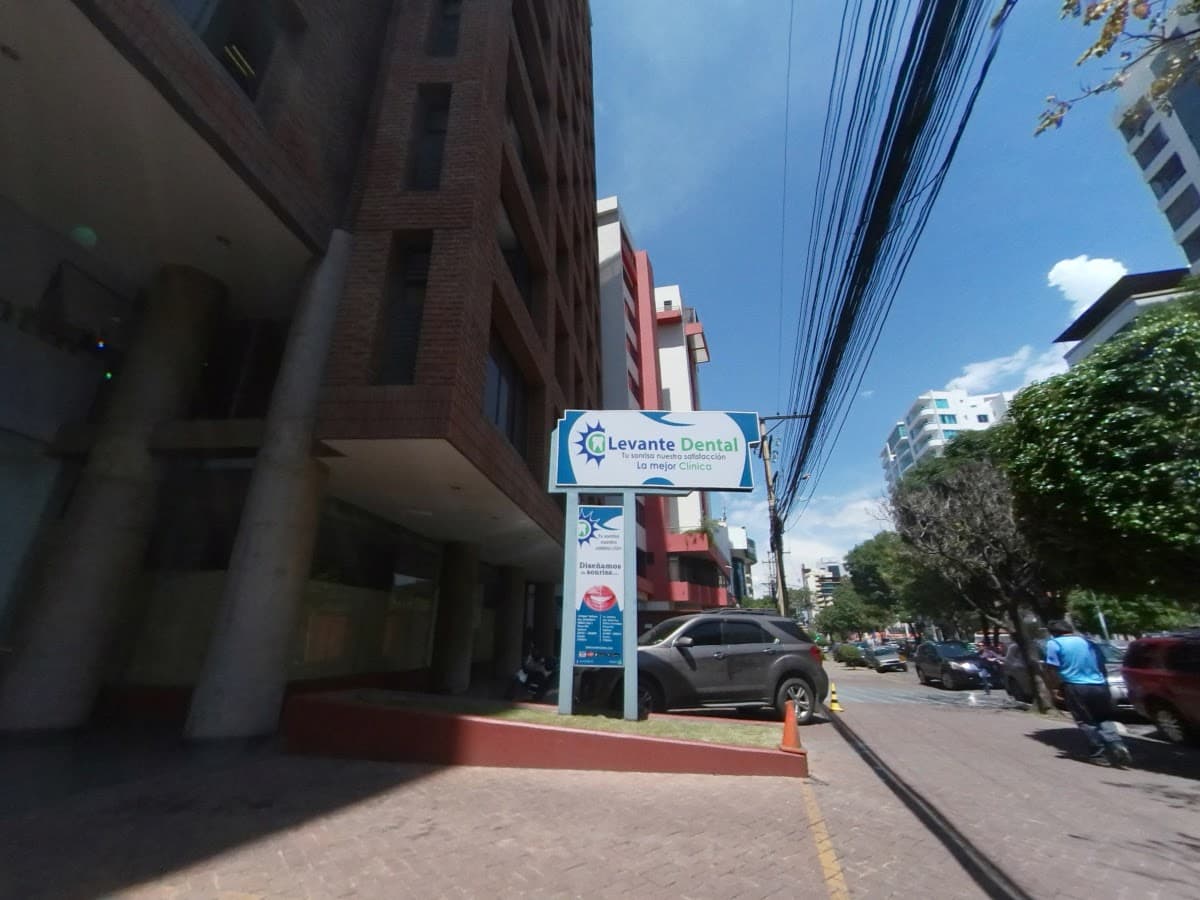 LEVANTE DENTAL SUCURSAL AMERICA Y SANTA CRUZ — foto