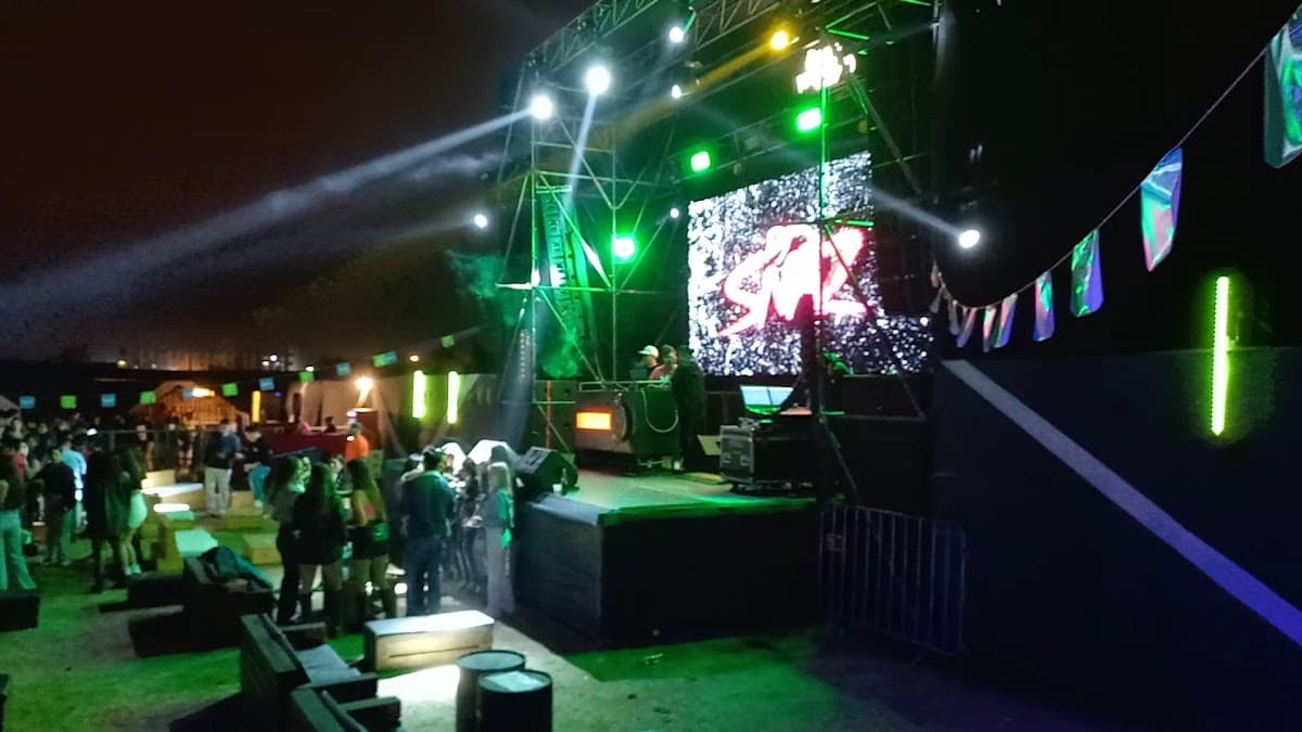 LA SANDUNGA - Open Air Club