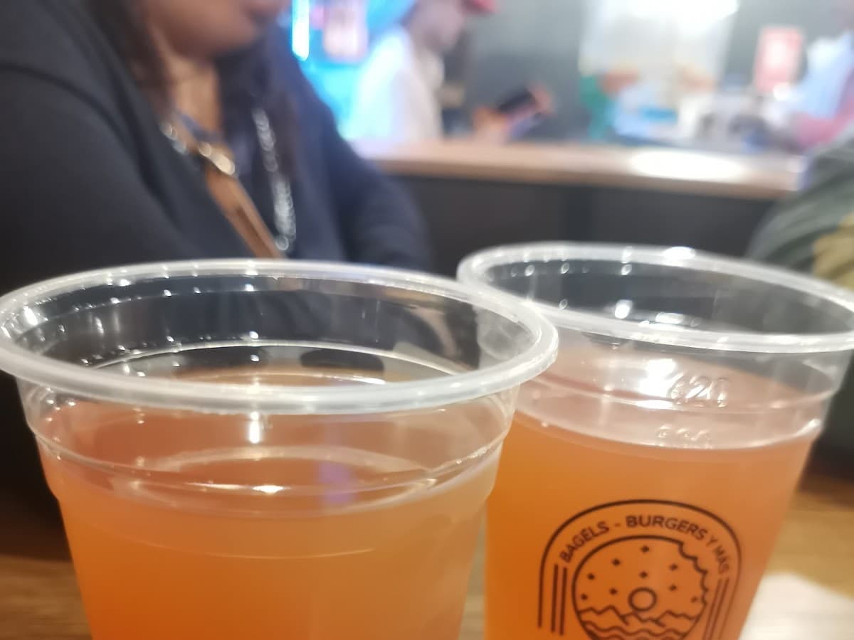 KHUNAN Bagels, Burgers y Más — foto