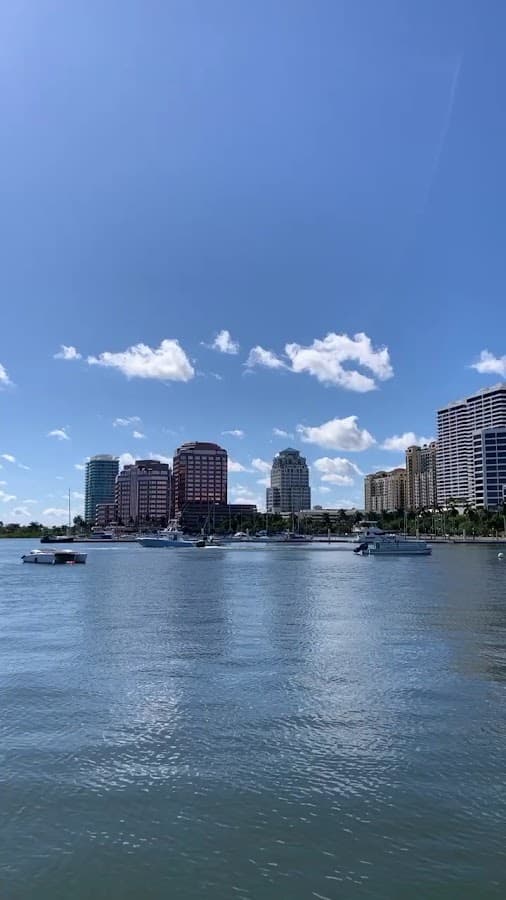 Hakuna Matata & Motunui Boat Cruises by Visit Palm Beach — foto
