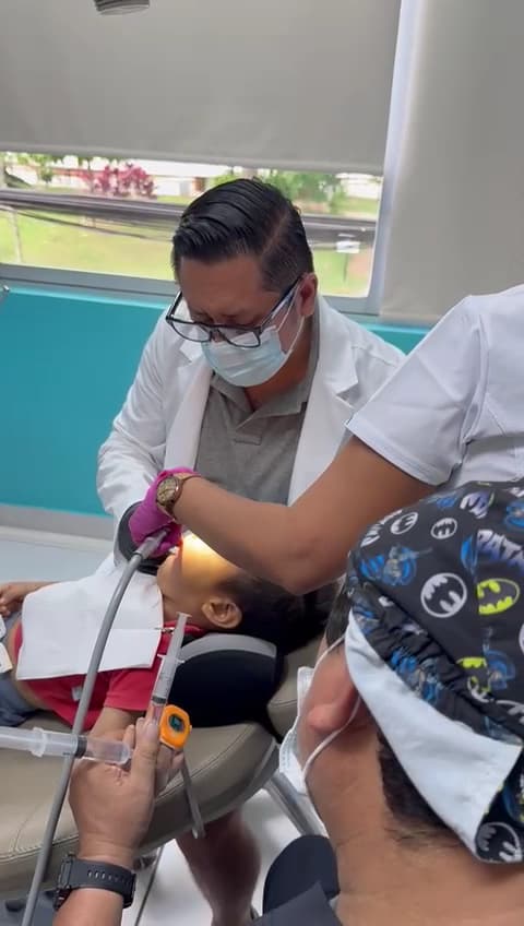 CLINICA DENTAL EN PUCALLPA Carets Dent: Dentista, odontologo, Consultorio Dental, en Pucallpa — foto