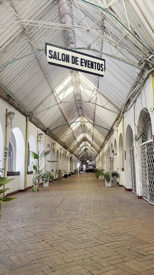 Centro Comercial y Empresarial Getsemaní — foto