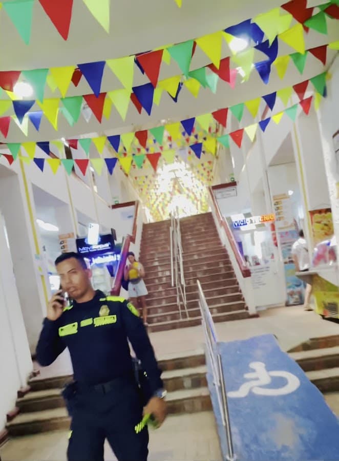 Centro Comercial y Empresarial Getsemaní — foto