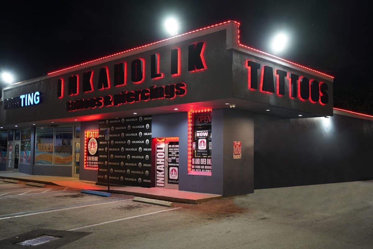 INKAHOLIK TATTOOS AND BARBERSHOP — foto