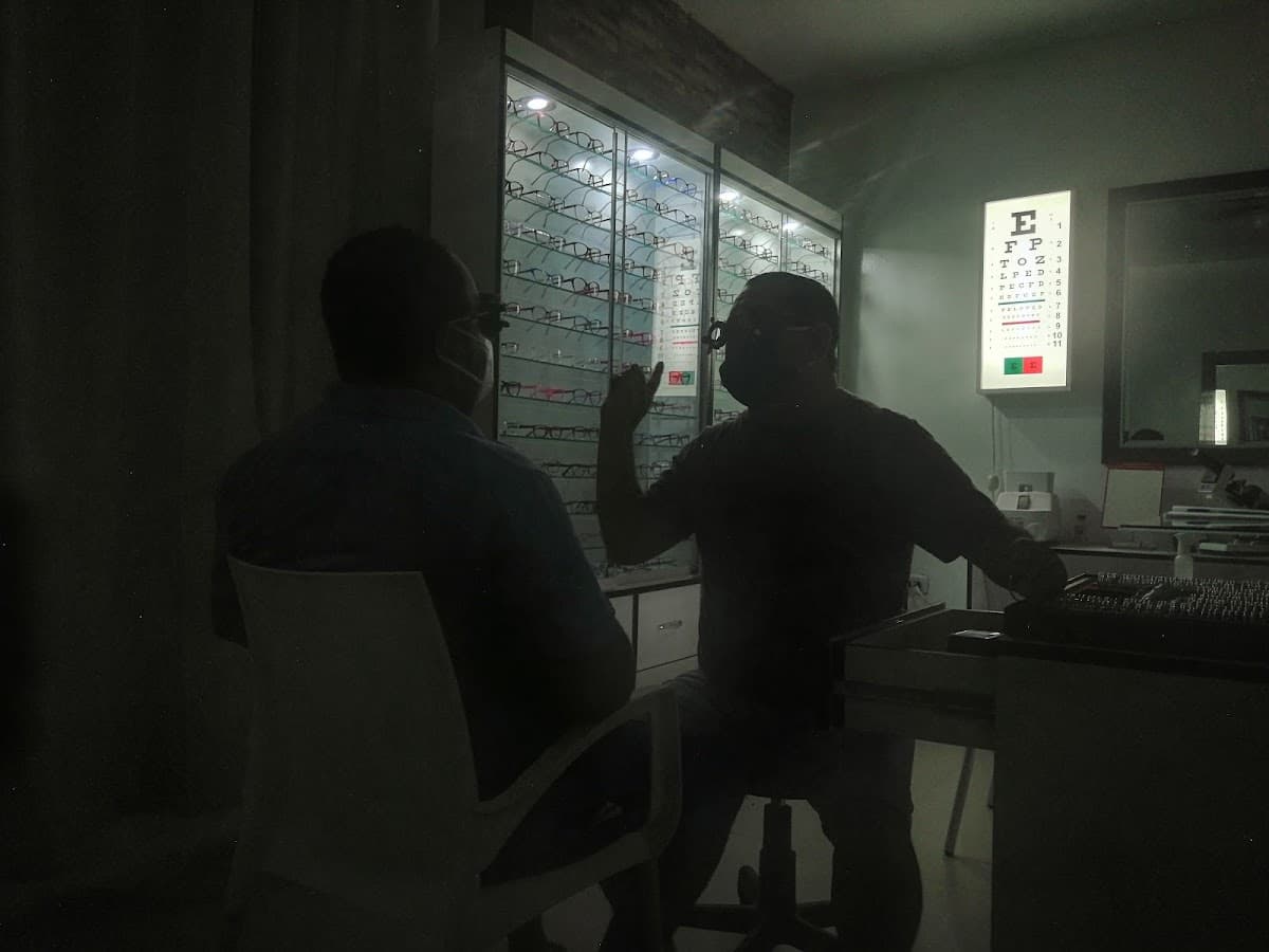Óptica Villarreal, Piura — foto