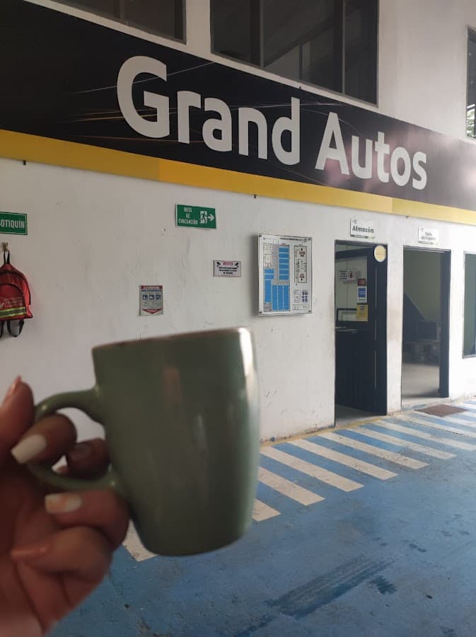GRAND AUTOS TALLER AUTOMOTRIZ — foto