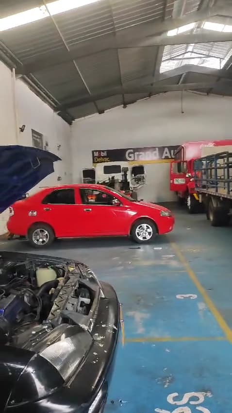 GRAND AUTOS TALLER AUTOMOTRIZ — foto