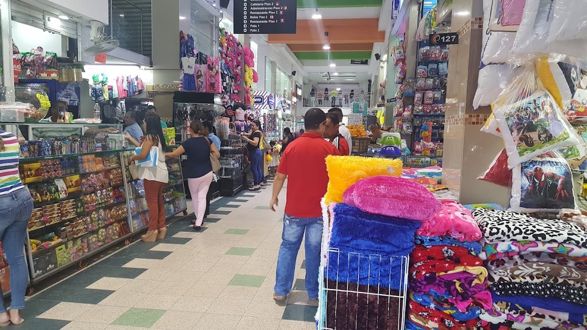 CENTRO COMERCIAL EL PASEO — foto