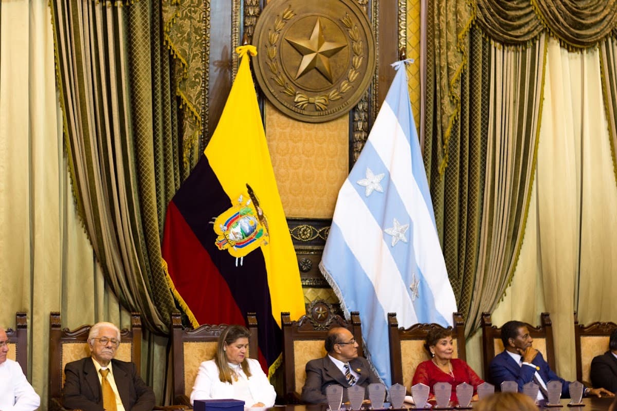 COLEGIO DE CONTADORES BACHILLERES Y PUBLICOS DEL GUAYAS — foto