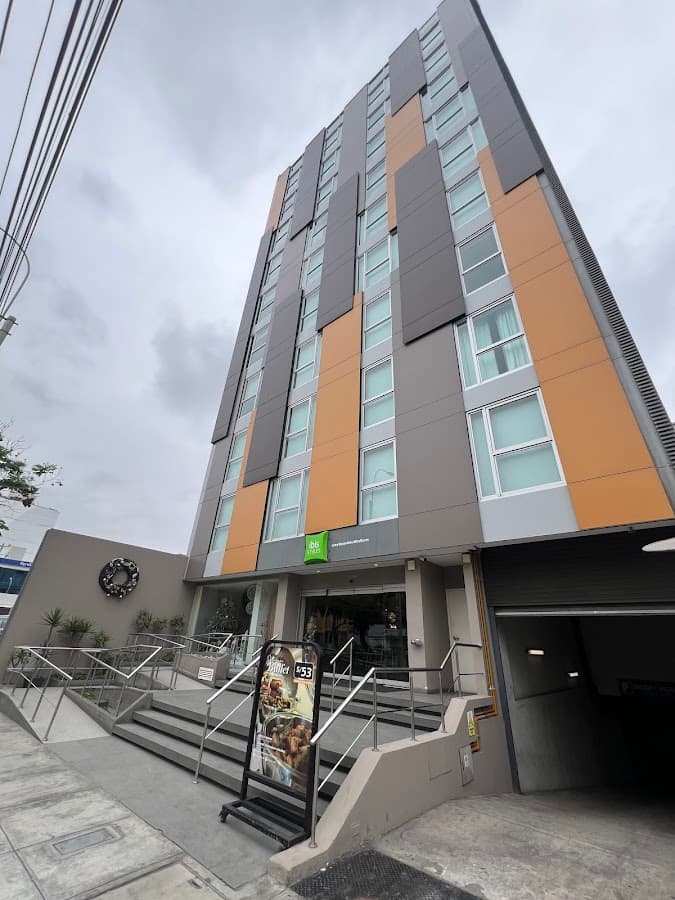 Ibis Styles Lima Benavides Miraflores. — foto