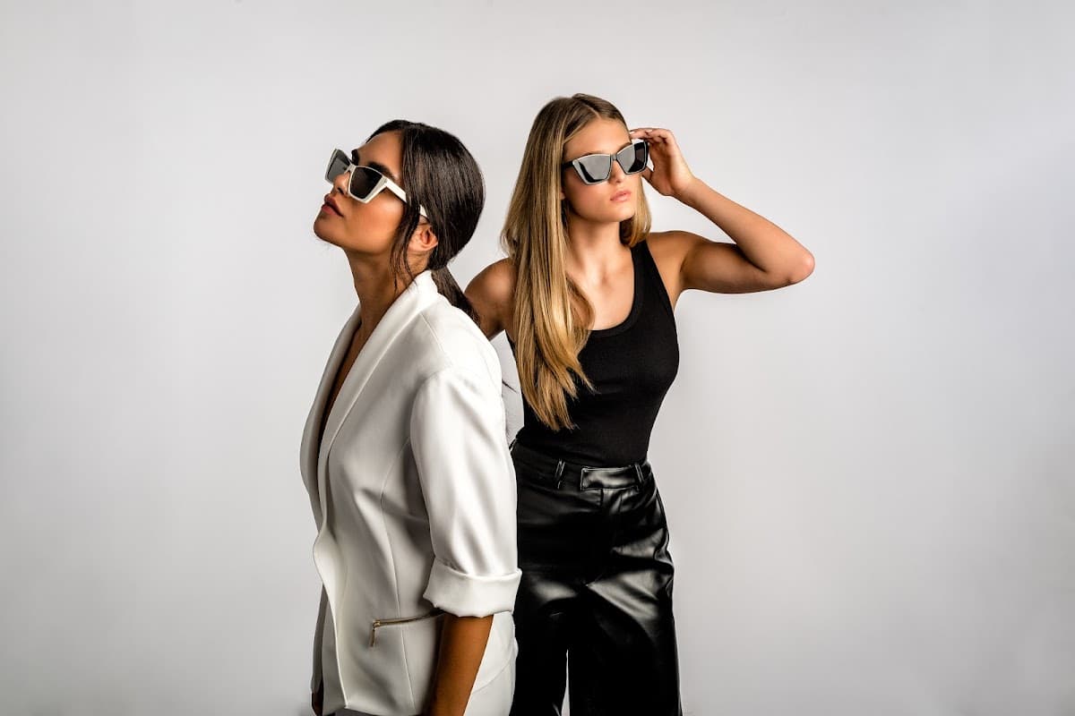 Edward Beiner Eyewear at CocoWalk Coconut Grove — foto
