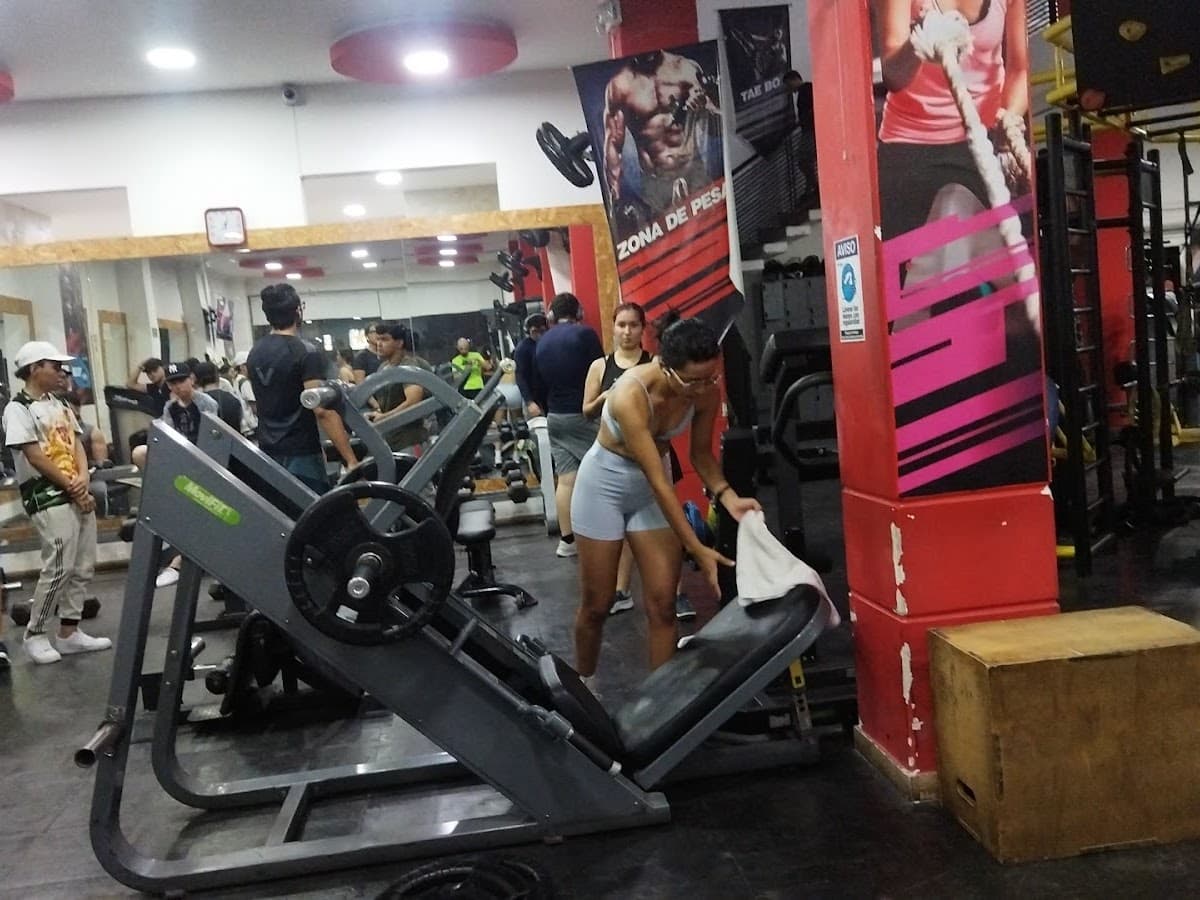 Gimnasio Comfamiliar Oriente — foto