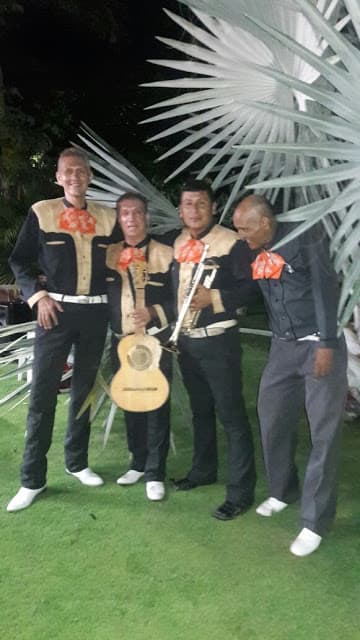 Amanecer tapatio mariachi santa marta — foto