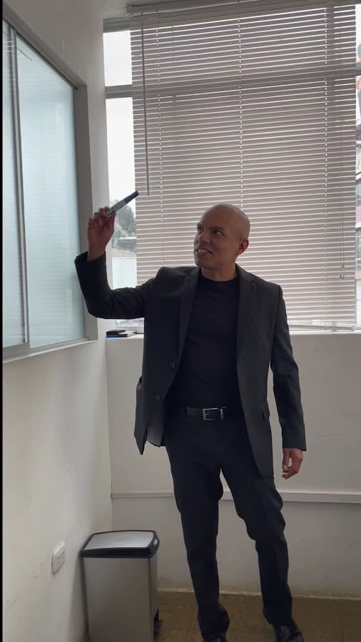 RE/MAX WANKA — foto