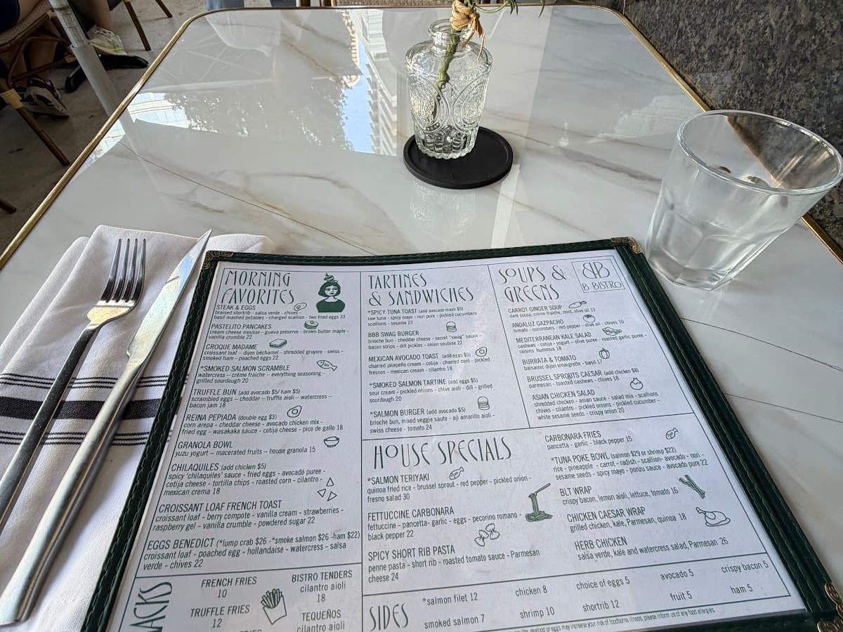 B Bistro + Bakery — foto