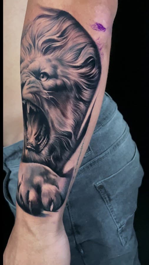Dermis Tattoo Studio — foto
