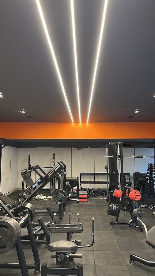 TOP FIT STUDIO DE MUSCULAÇÃO