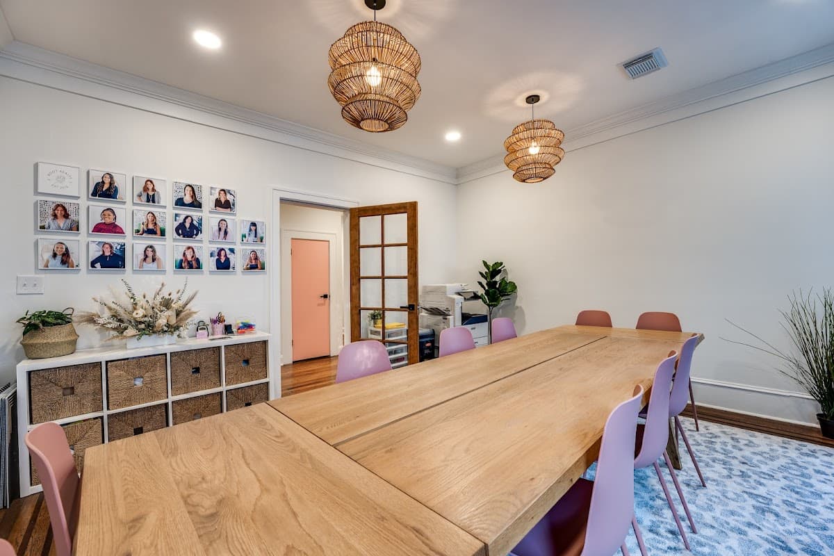Root Realty — foto
