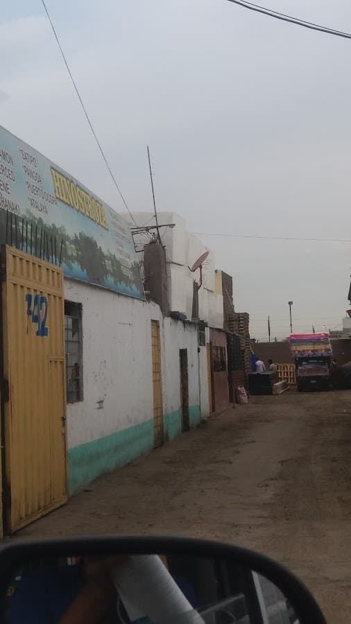 TRANSPORTE LOGISTICA HINOSTROZA EIRL — foto