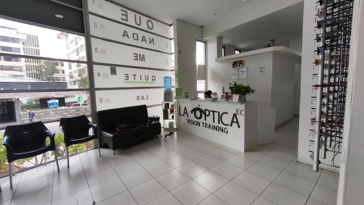 La Óptica Ec - Sucursal La Floresta — foto