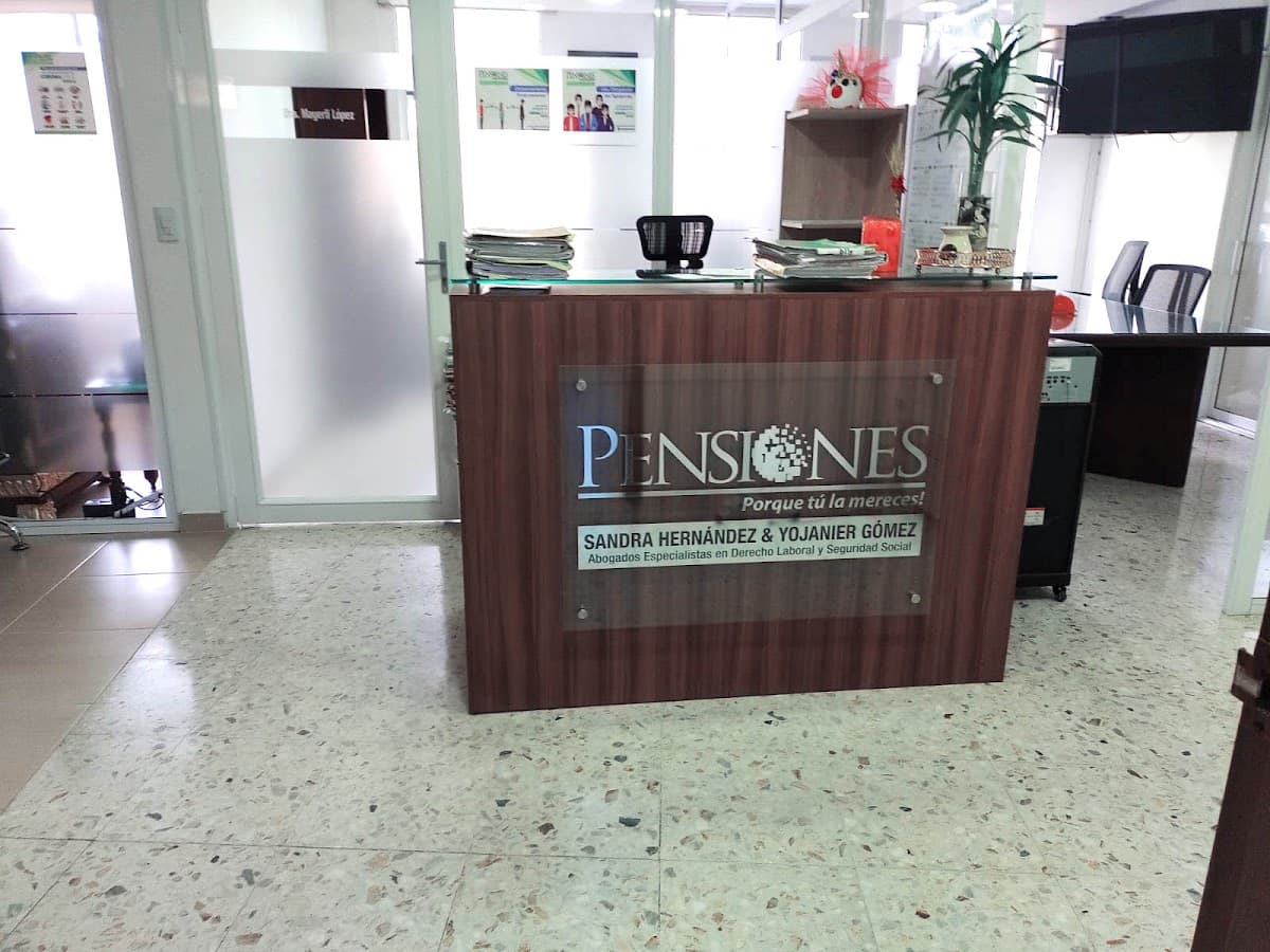 SANDRA HERNANDEZ Y YOJANIER GOMEZ ABOGADOS PENSIONES CALI — foto