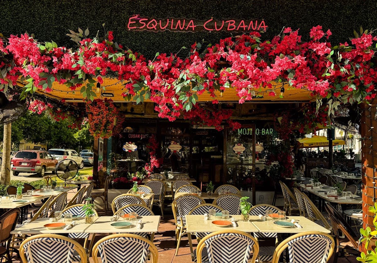 Esquina Cubana - Cuban Restaurant Miami Beach