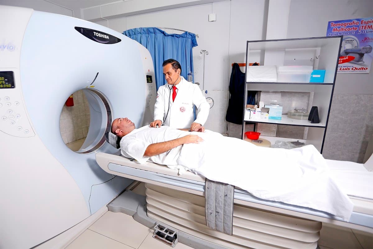 Centro Médico Dr. Luis Quito — foto